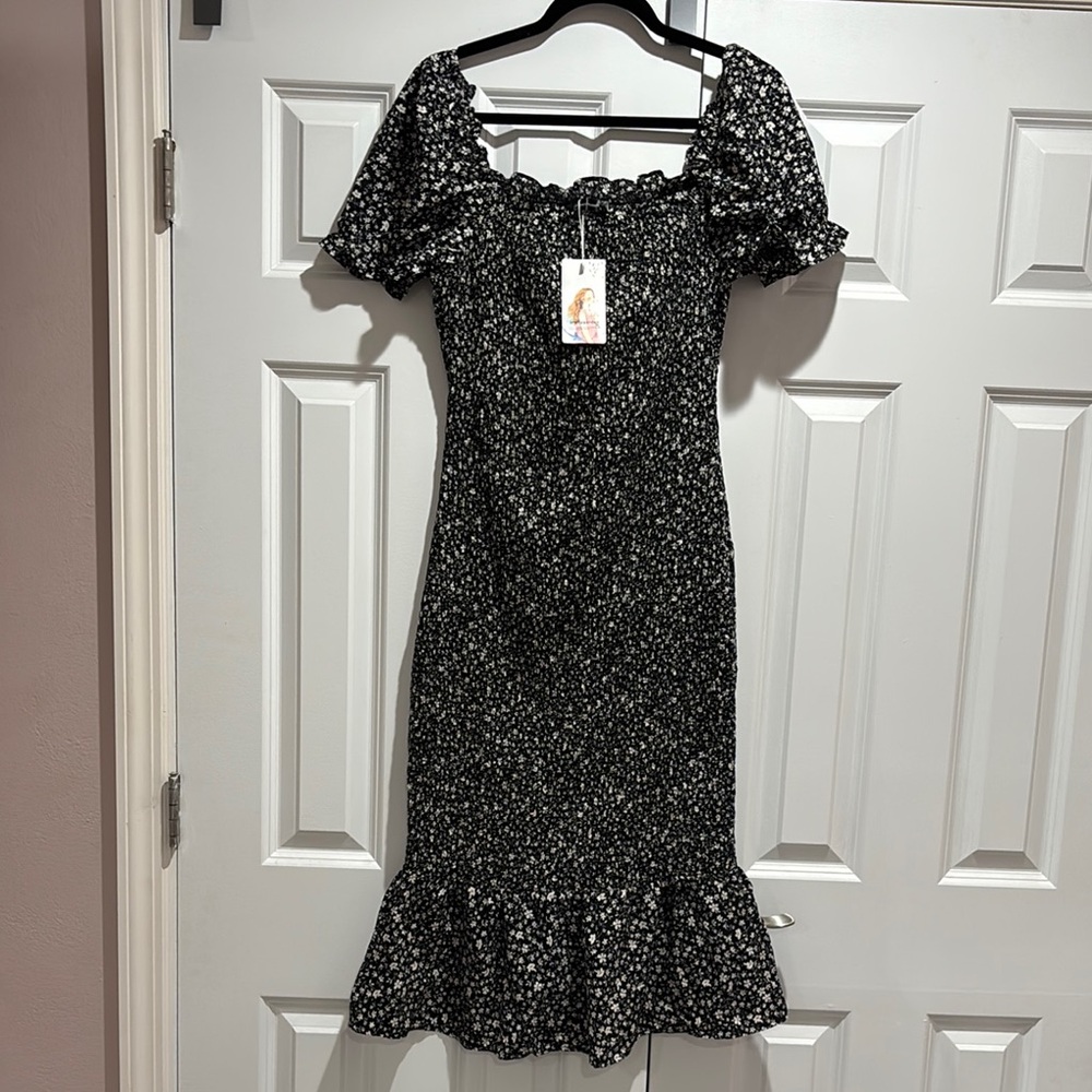 Black and White Sheath Midi Dress with Flutter Sleeves